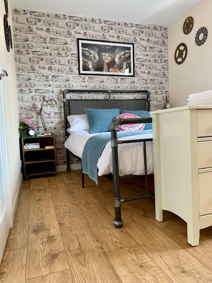 Pristine Apartment In The Centre Of Γκλάστονμπερι Εξωτερικό φωτογραφία