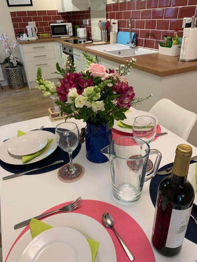 Pristine Apartment In The Centre Of Γκλάστονμπερι Εξωτερικό φωτογραφία
